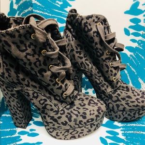 Platform Stack Heels Booties Gray Black  size 7